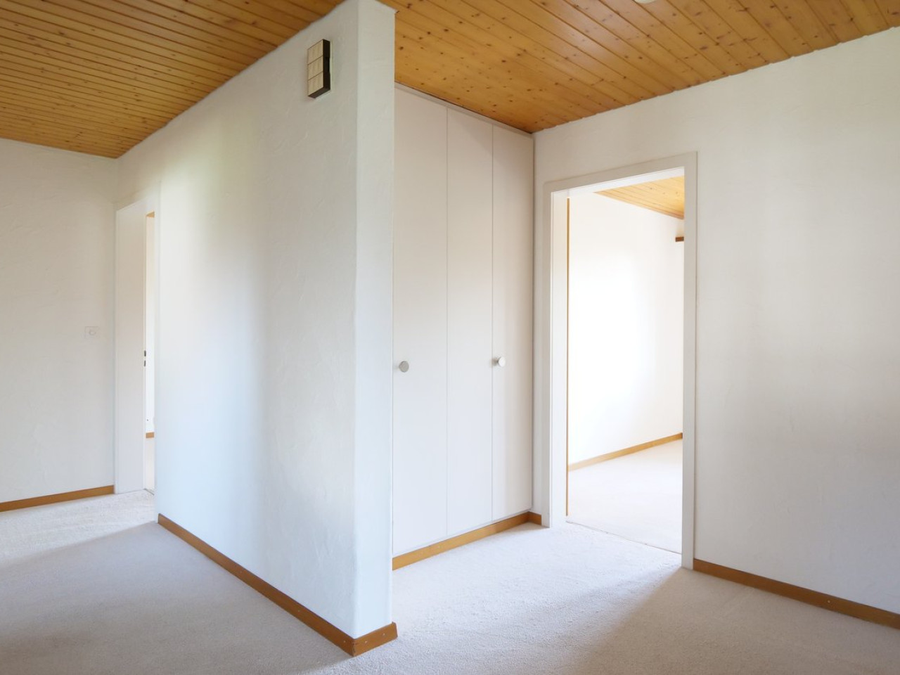 Einfamilienhaus mit grossem Ausbaupotenzial, zentral und ruhig gelegen