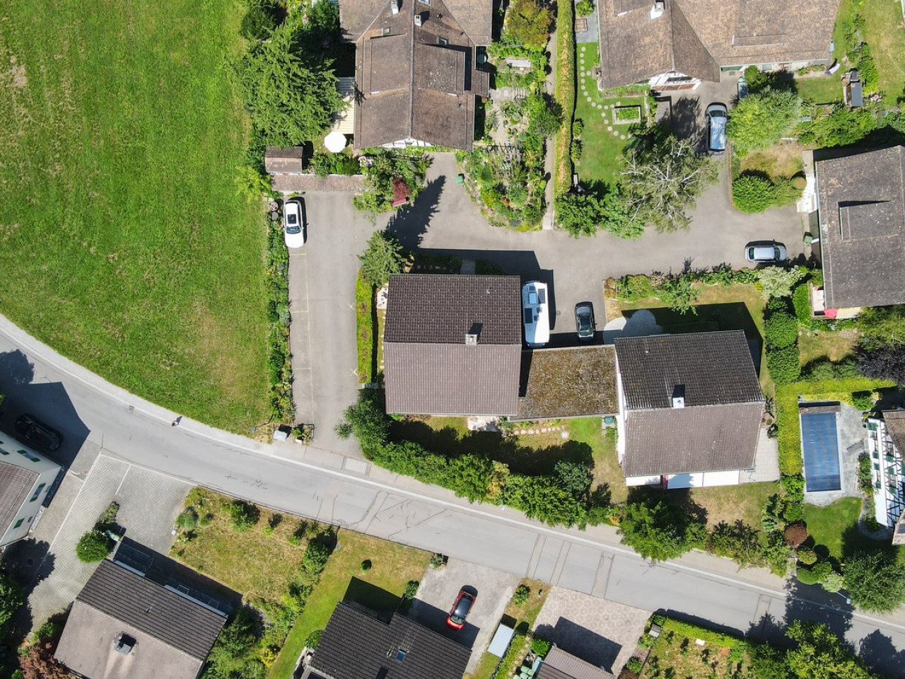 Einfamilienhaus mit grossem Ausbaupotenzial, zentral und ruhig gelegen
